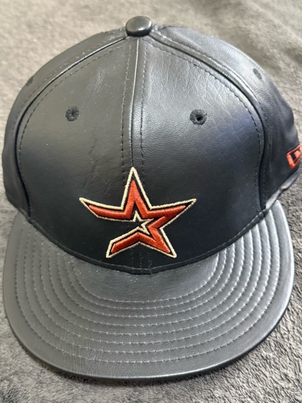 New Era Houston Astros MLB black Leathet Fitted Hat size